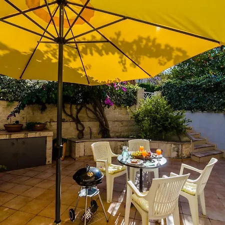 Bogumila Apartment *